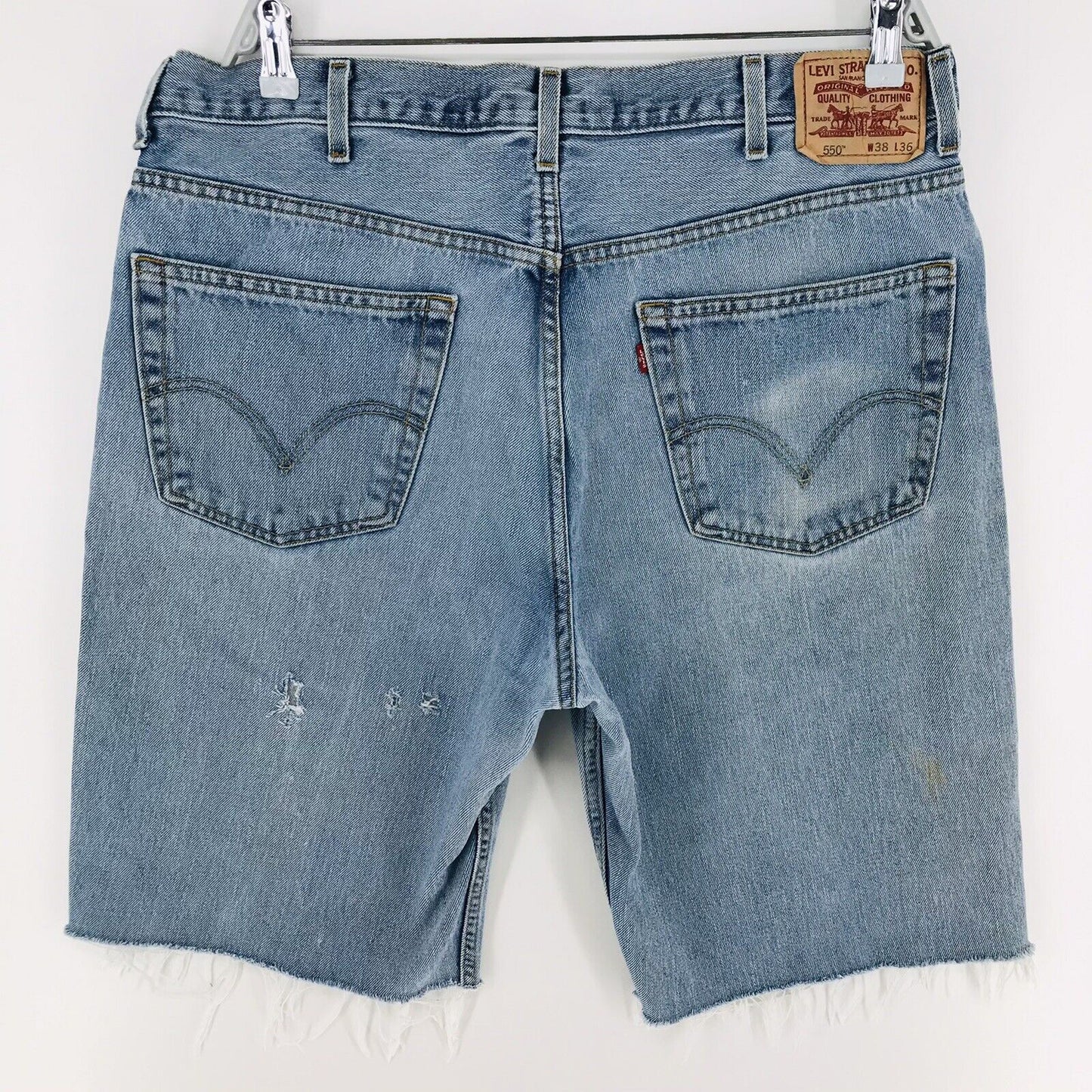 Vintage Levi's 550 Maßanfertigung Blaue Cut-Off Jeans Shorts Entspannte Passform W38