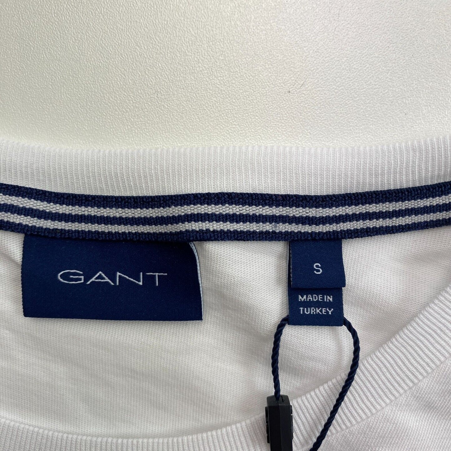 GANT T-Shirt mit Rundhalsausschnitt und langem Arm, Logo, Größe S, Weiß