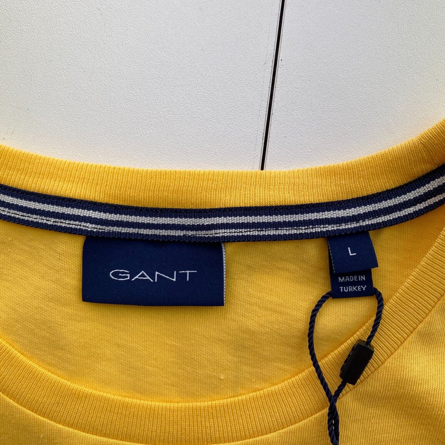 GANT Men Yellow Logo Crew Neck Short Sleeves T-Shirt Size L