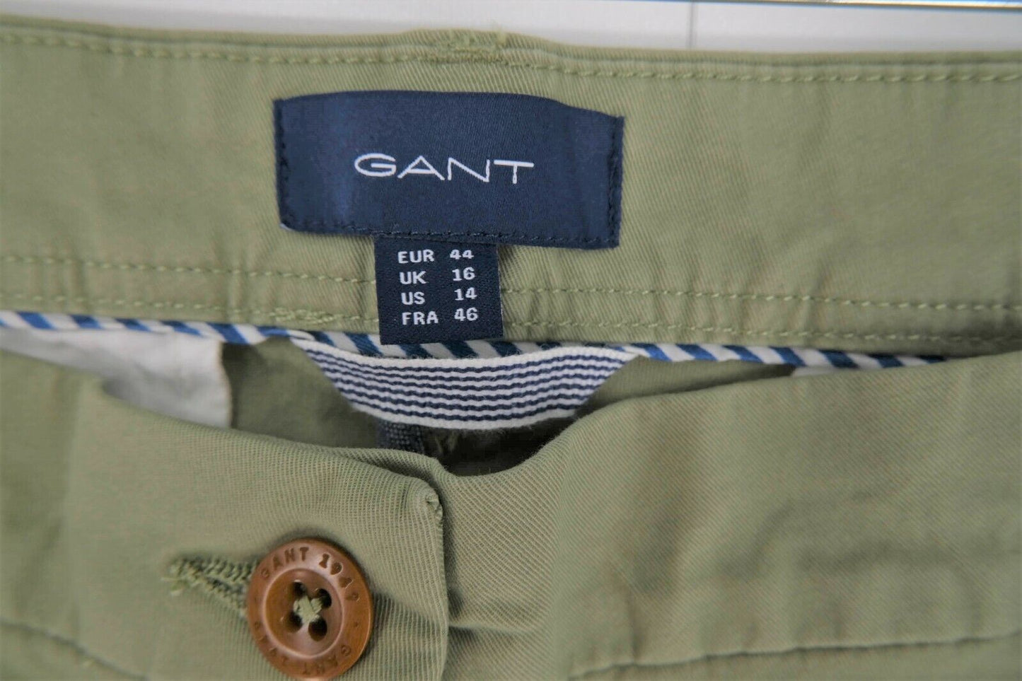 GANT Green Classic Chino Shorts Size EUR 44 UK 16 US14