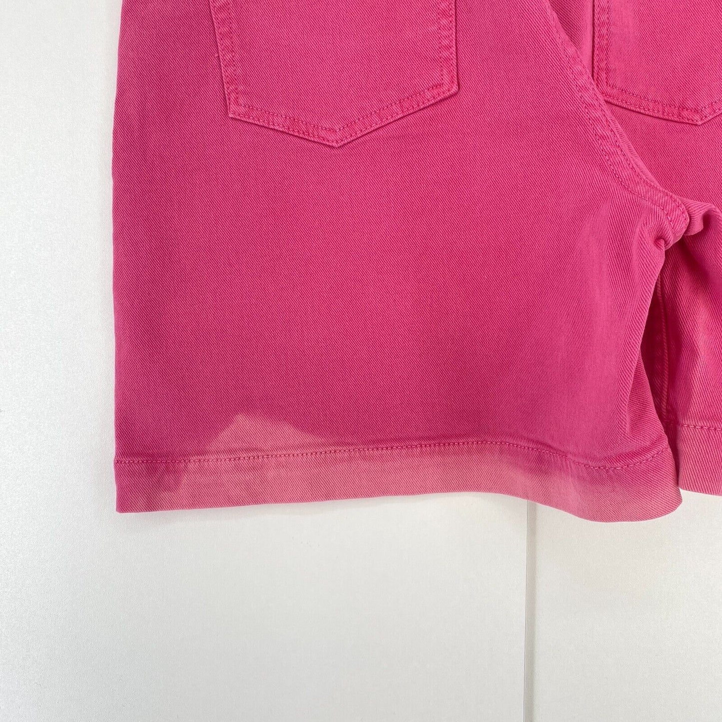 GANT Damen Jeansshorts in regulärer Passform, Rosa, Größe W28