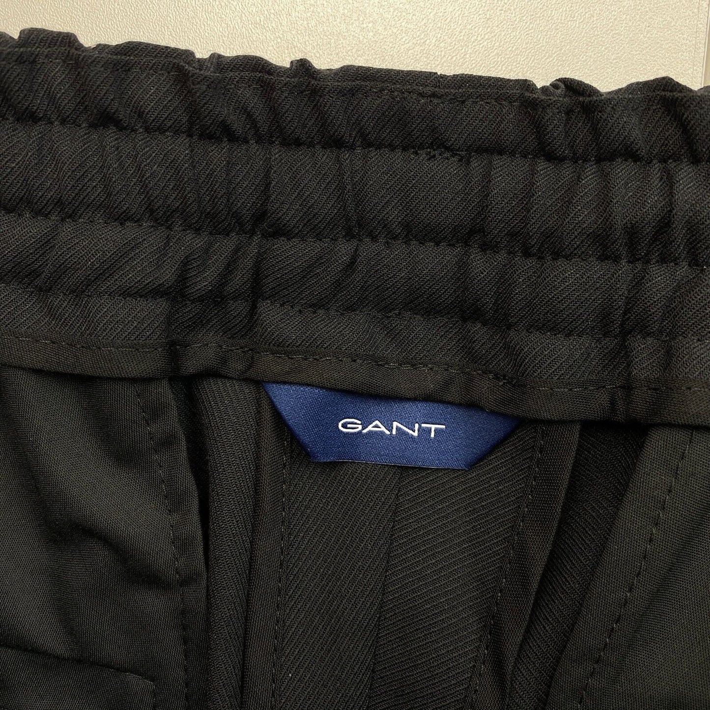 GANT – Hallden – Jogginghose aus Twill in Slim Fit, Schwarz, Größe W32 L30