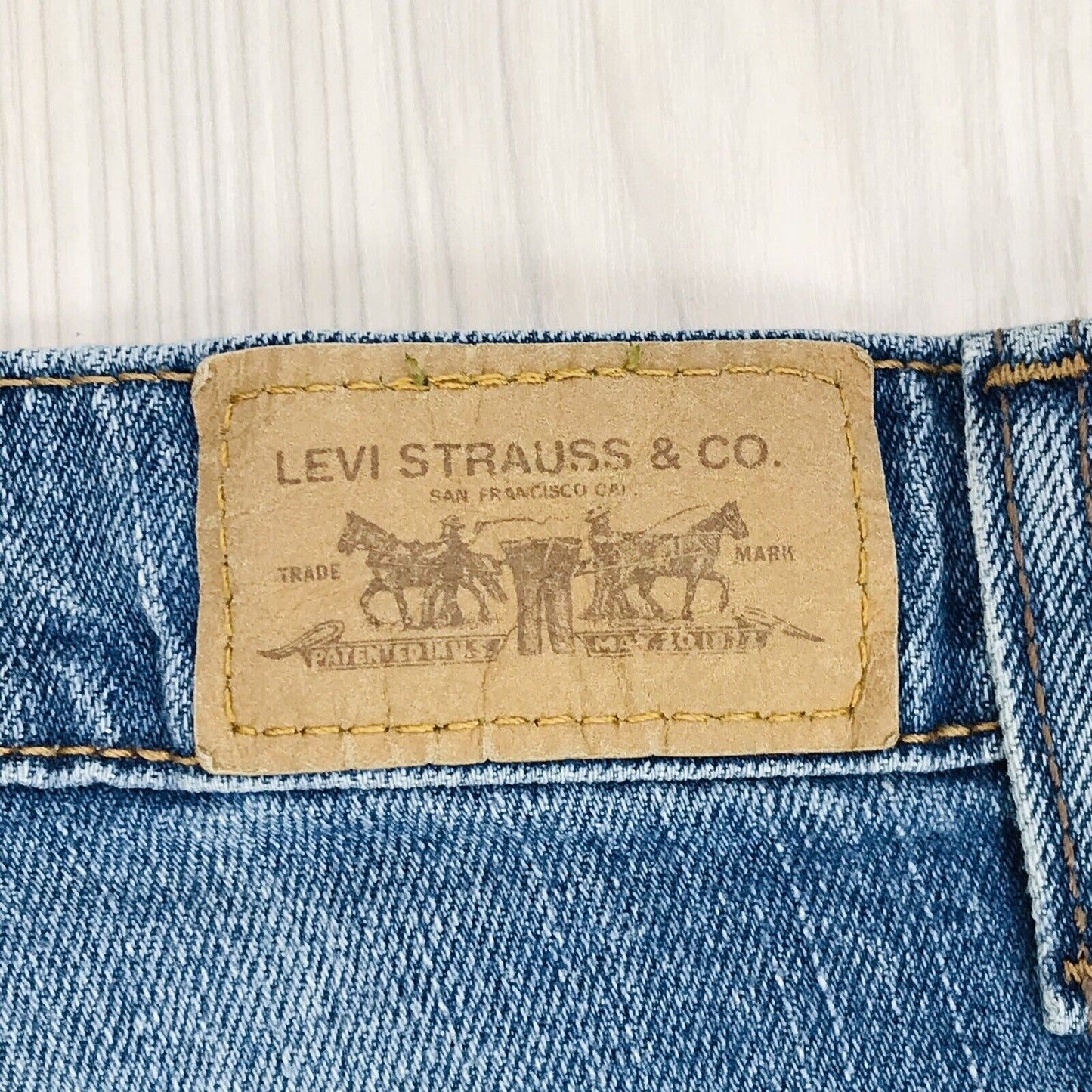 Vintage Levi's 550 Women Blue Classic Relaxed Bootcut Fit Jeans 4 M / W27 L34