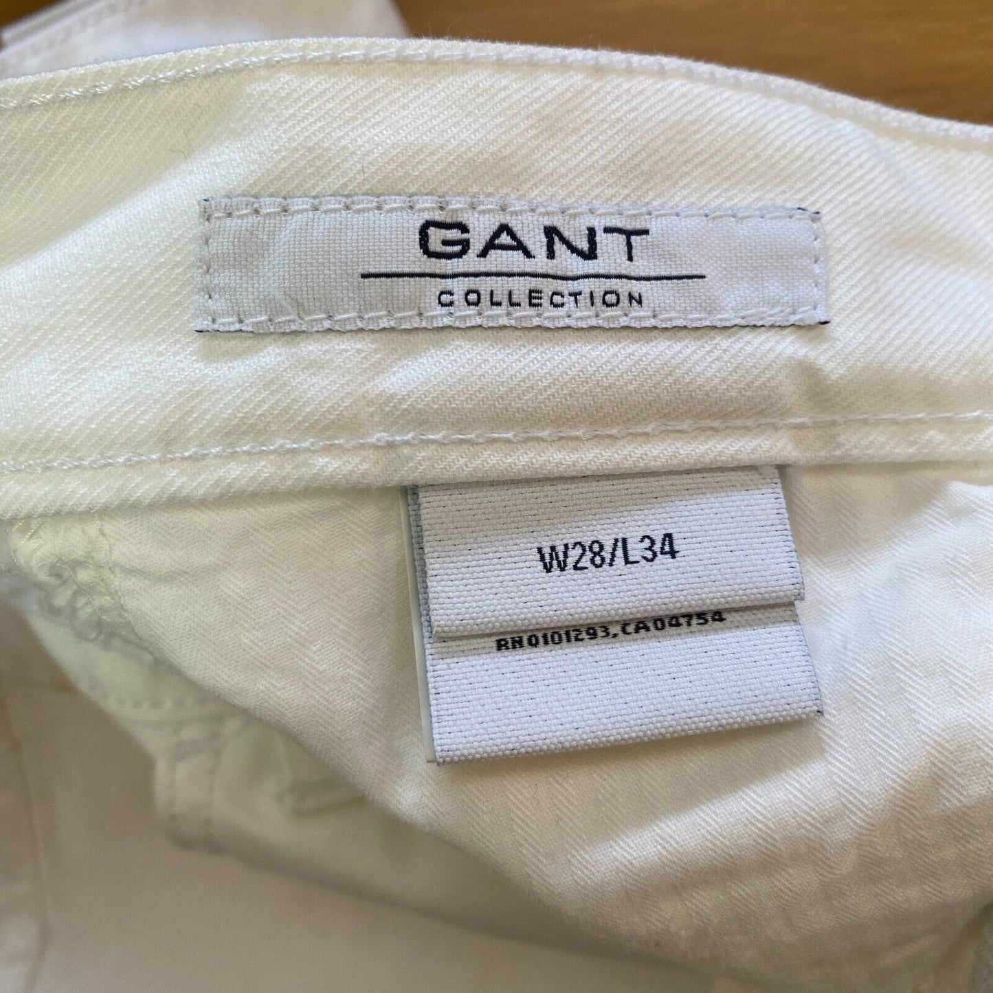 GANT White High Waist Regular Bootcut Fit Star Pockets Size W28 L34