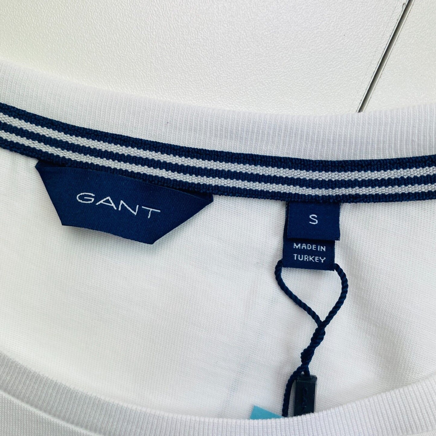 GANT White Logo Crew Neck Long Sleeves T Shirt Size S