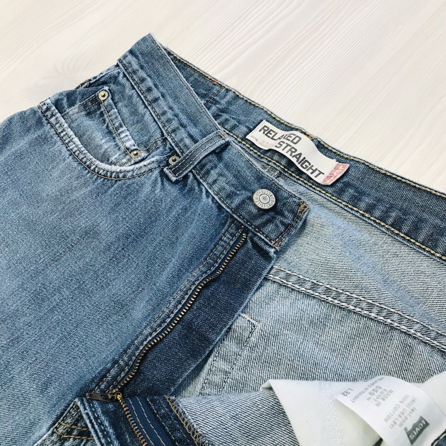 Levi's 559 Custom Made Bleu Coupe droite décontractée Short coupé W33