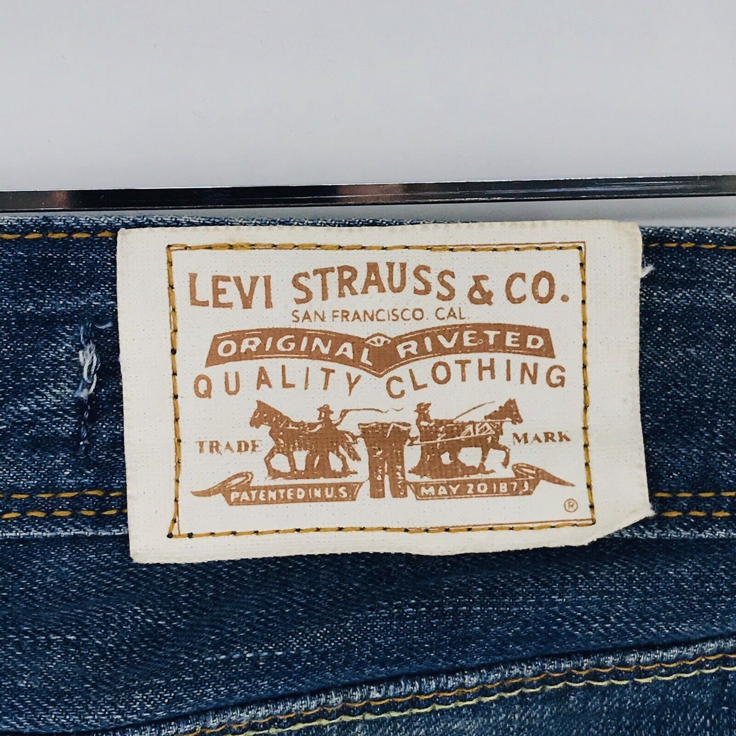 Vintage Levi's Eco 570 Damen Dunkelblau Regular Straight Fit Jeans W27 L32