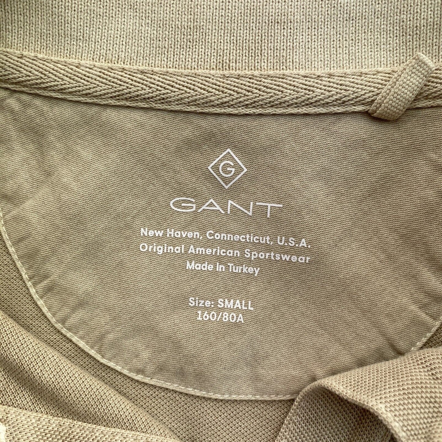 GANT – Poloshirt aus sonnenverblasstem Piqué, Braun, Größe S