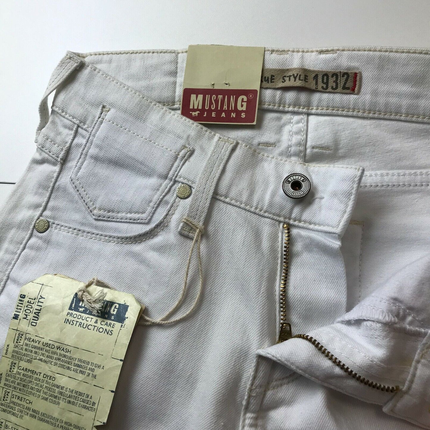 MUSTANG OREGON Damen Jeans, Regular Fit, verkürzt, Weiß, Größe W25