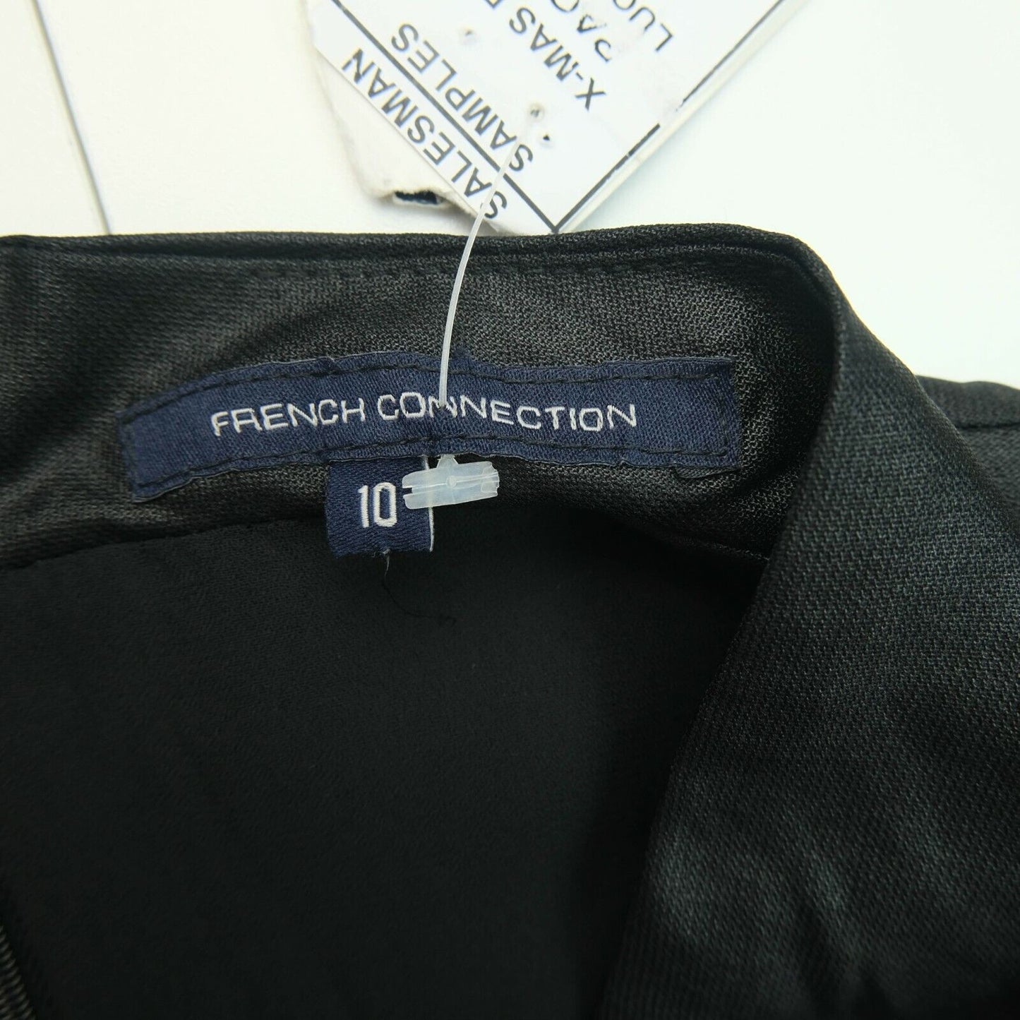 Prix ​​conseillé 169 € FRENCH CONNECTION Robe noire à col en V Taille 10 - S