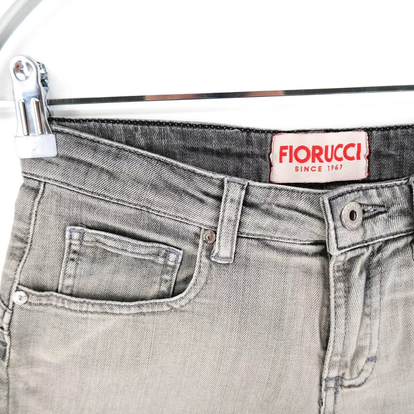 RRP €140 FIORUCCI By Naomi Campbell Light Grey Denim Shorts Size W27