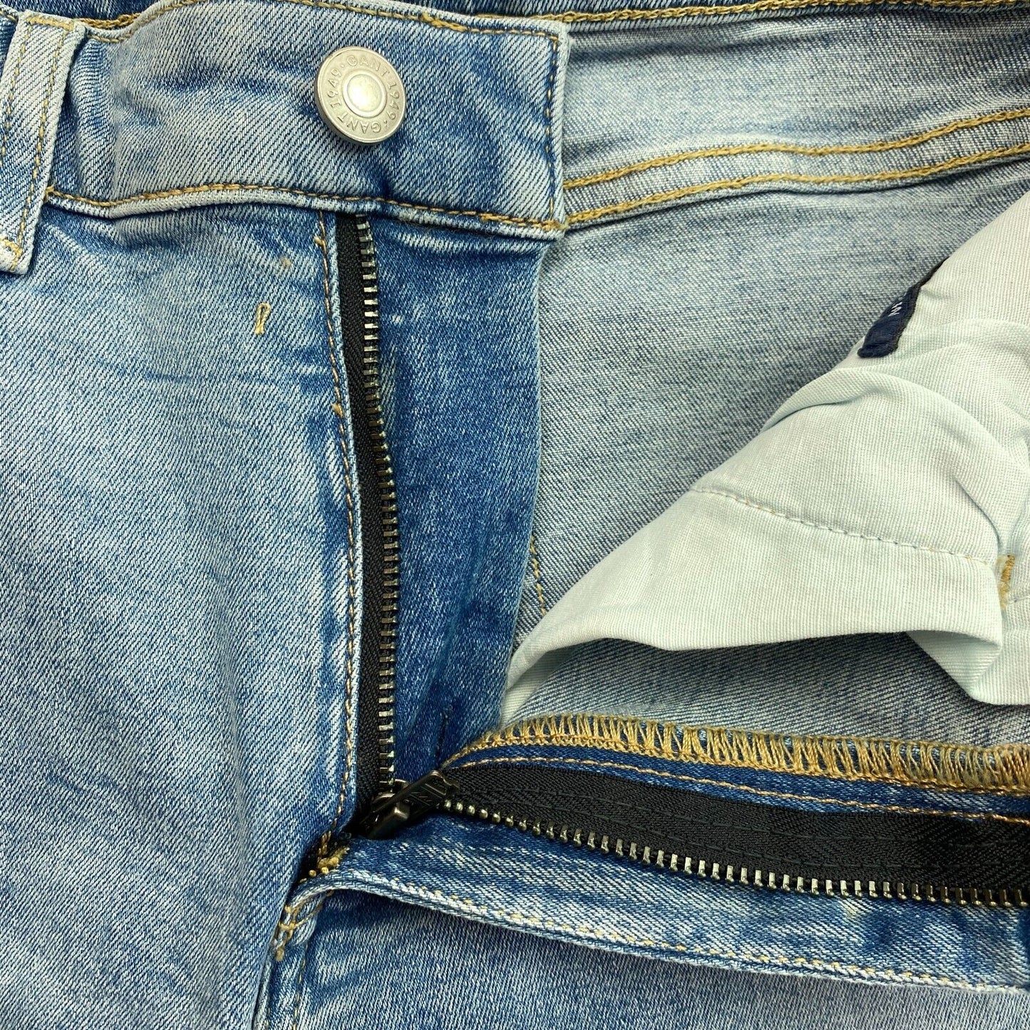 GANT – Farla – verkürzte Slim-Jeans in Blau, Größe W26