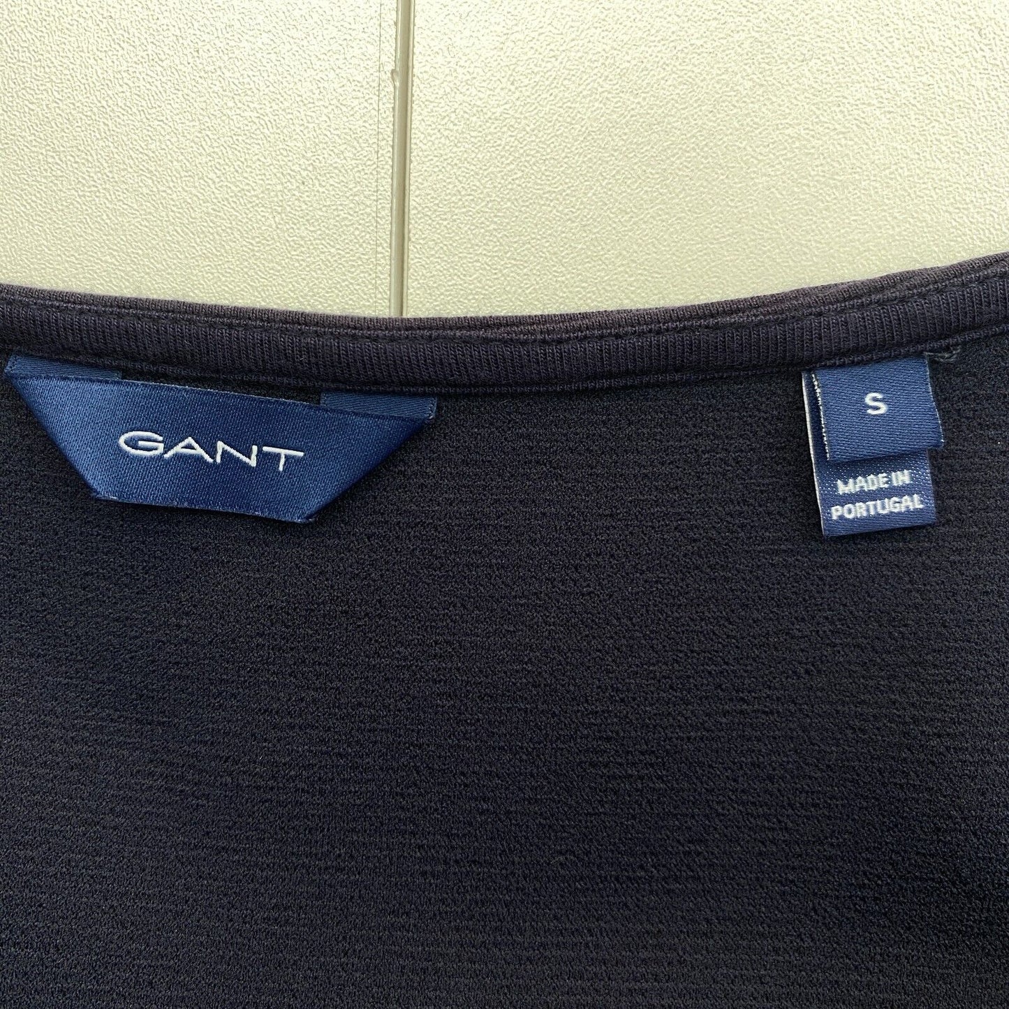 GANT Robe évasée texturée bleu marine à col en V Taille S