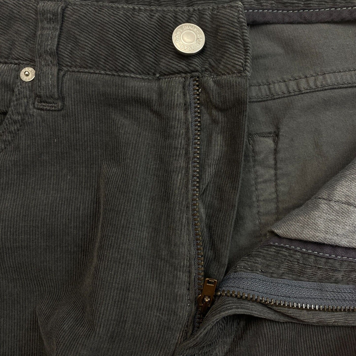 GANT Jean slim en velours côtelé gris foncé W27 L32