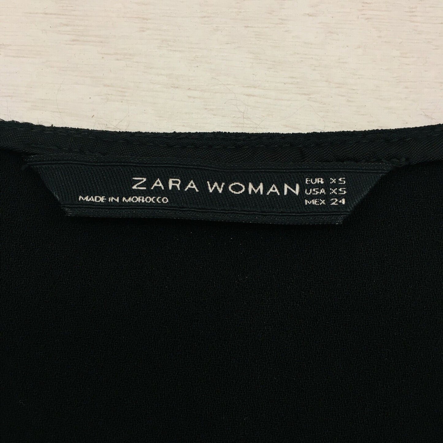 ZARA Noir V Neck T Shirt Top Blouse Taille XS