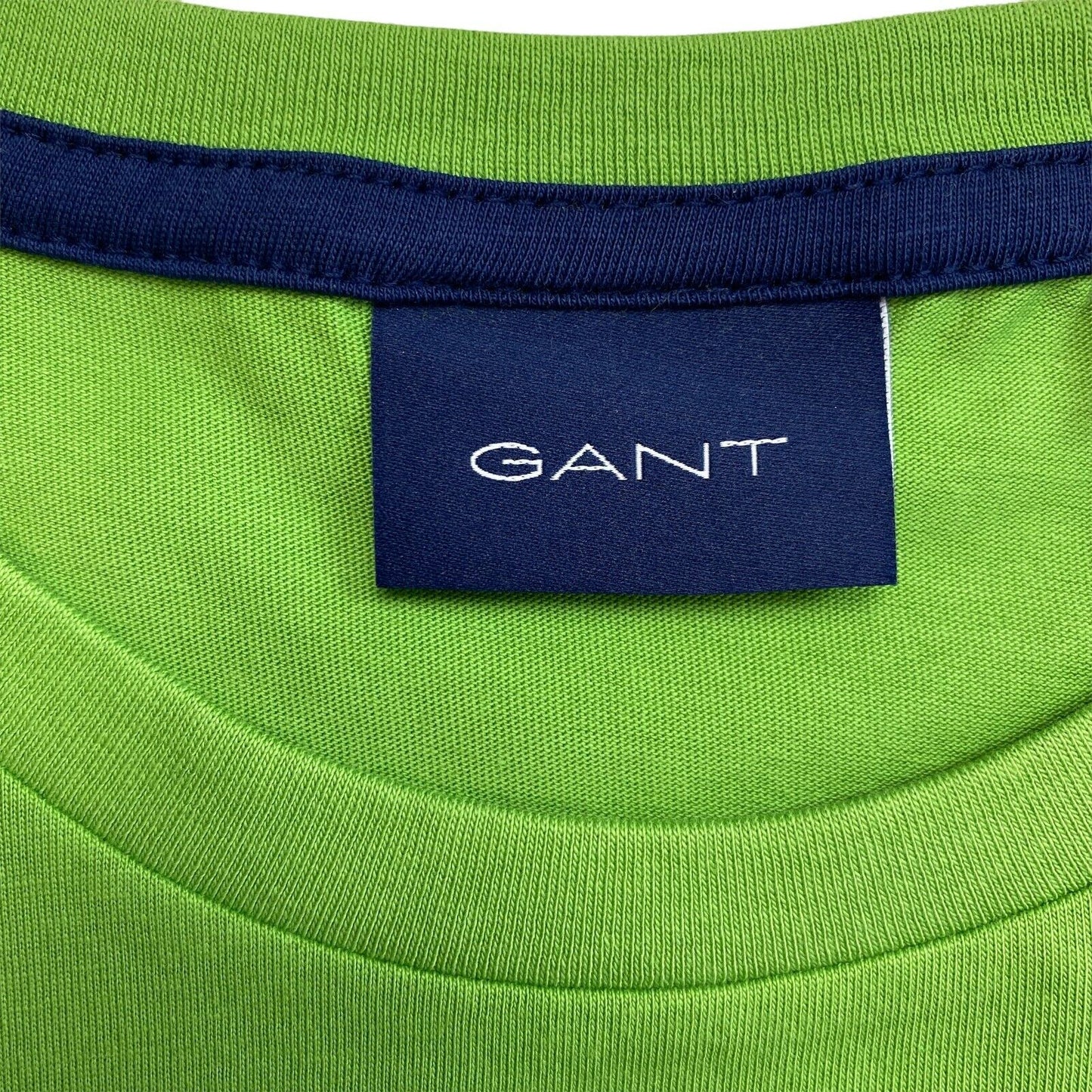 GANT T-Shirt mit Rundhalsausschnitt und grünem Bogenumriss, Größe SM XL 3XL