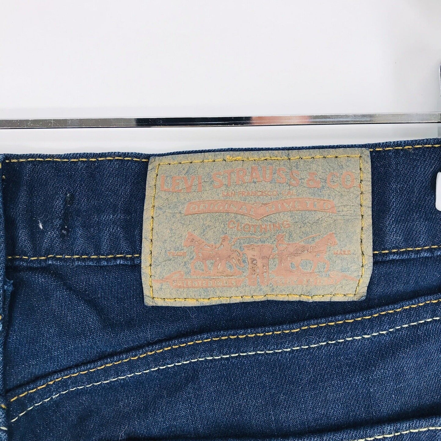 Vintage Levi's 528 Women Dark Blue Stretch Curvy Straight Fit Jeans W28 L31