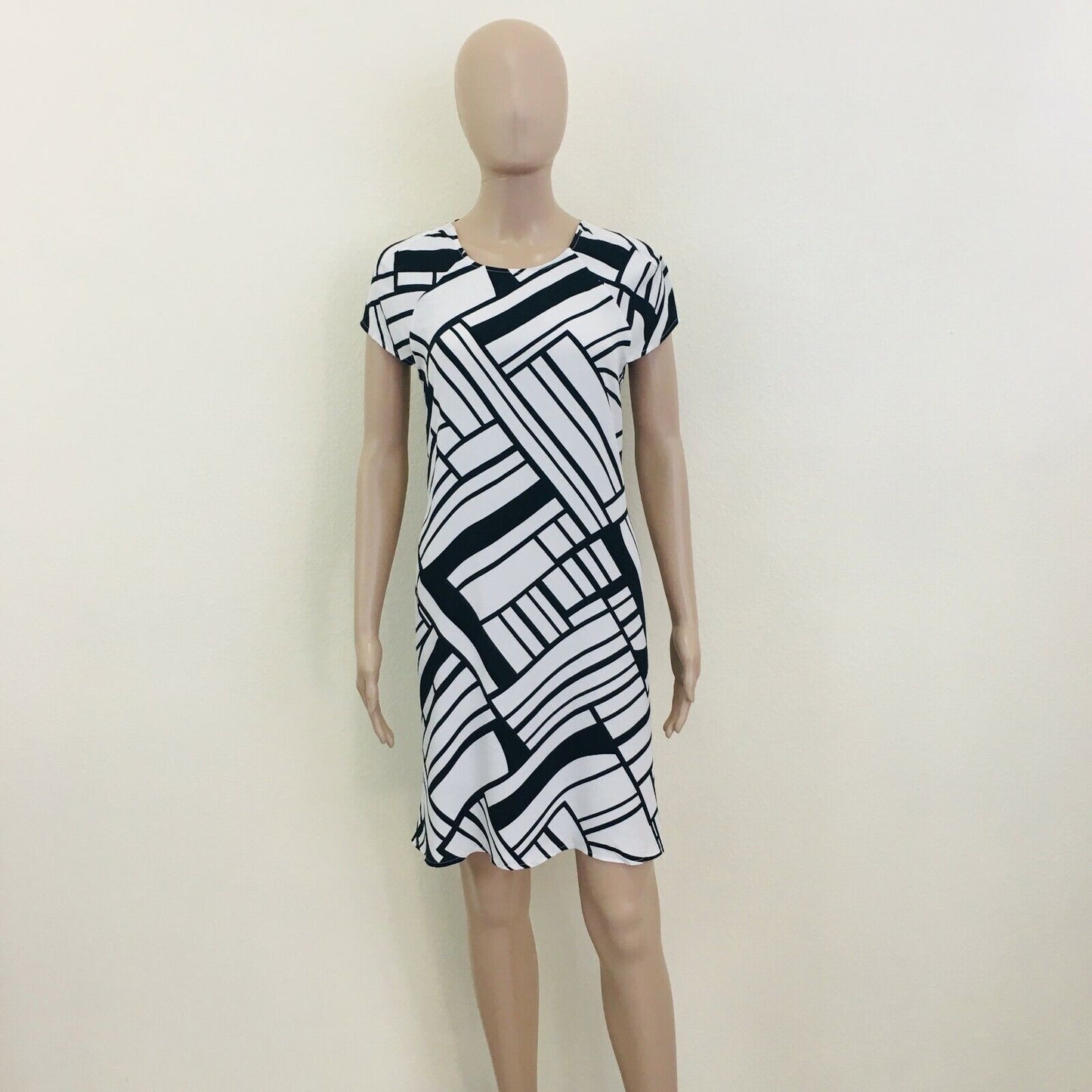 ZARA Black & White Short Sleeve Dress Size S