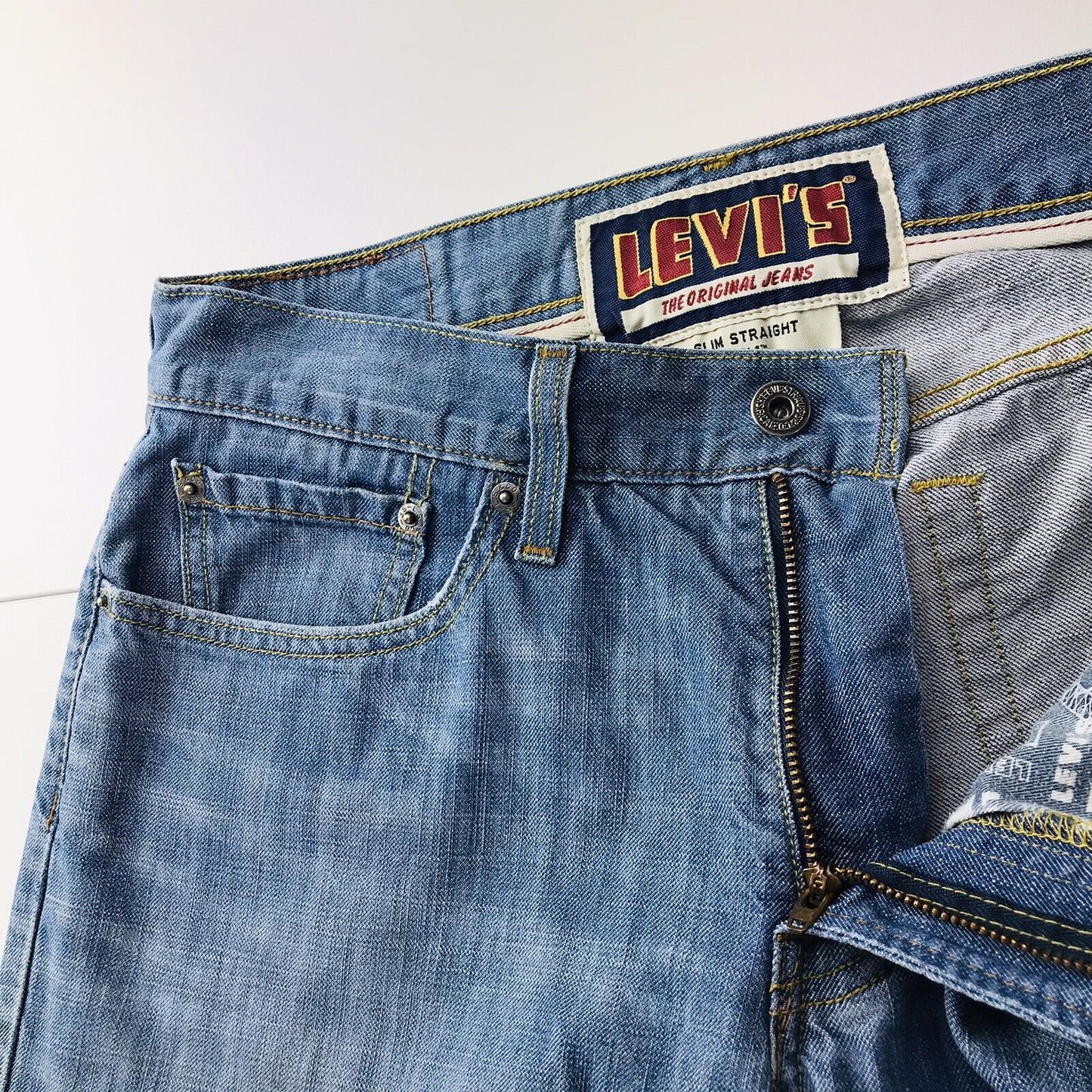 Vintage Levi‘s 514 Blue Slim Straight Fit Distressed Jeans Size W31 L32