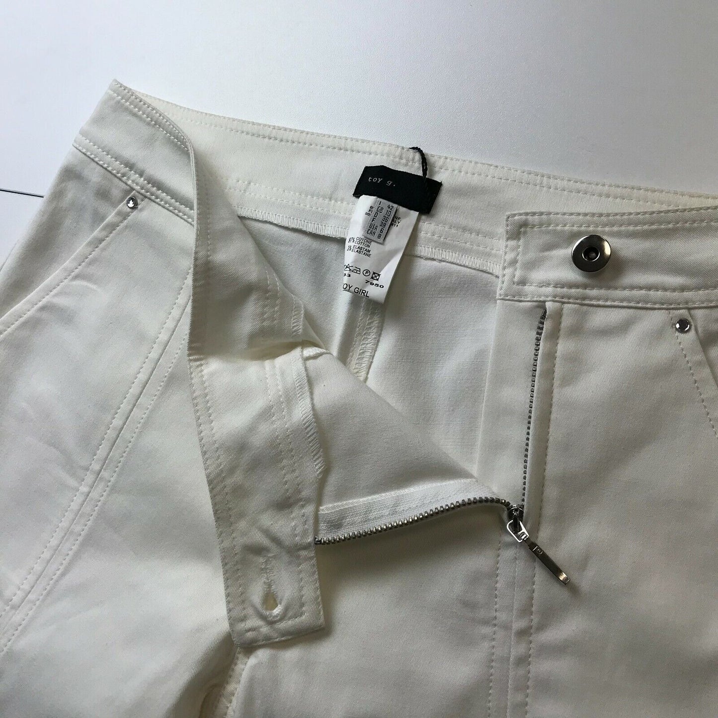 Toy G Women White Relaxed Fit Capri Trousers Size EU 36 UK 10 US 6