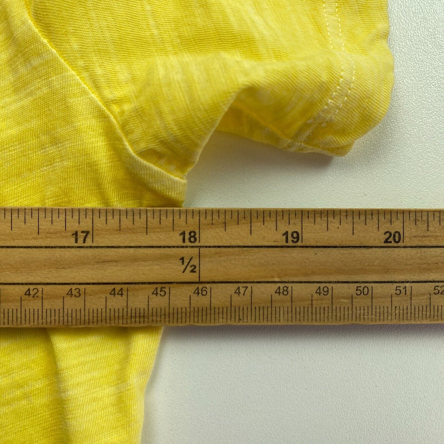 GANT T-shirt jaune délavé à col en V Taille S