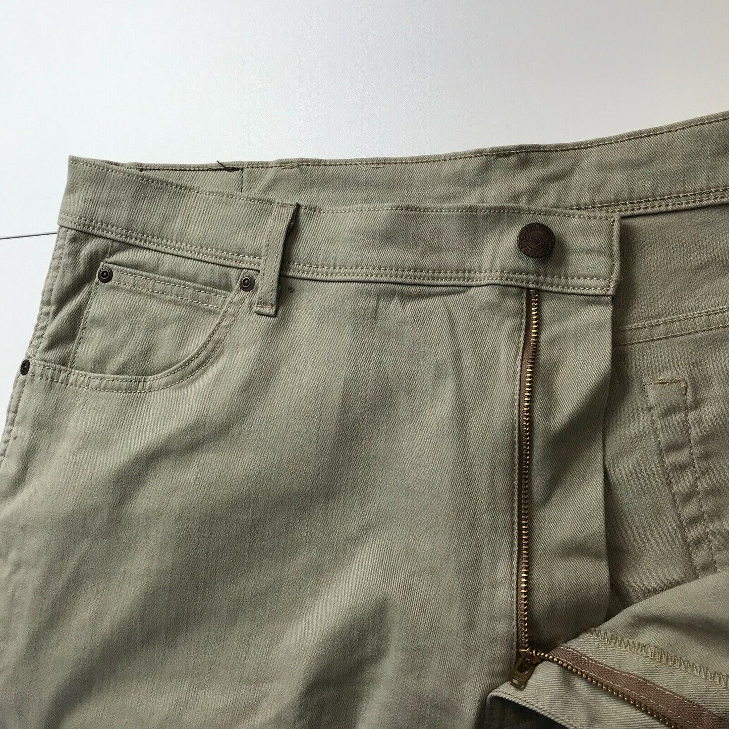 Wrangler Beige Regular Straight Fit Jeans Size W42 L32