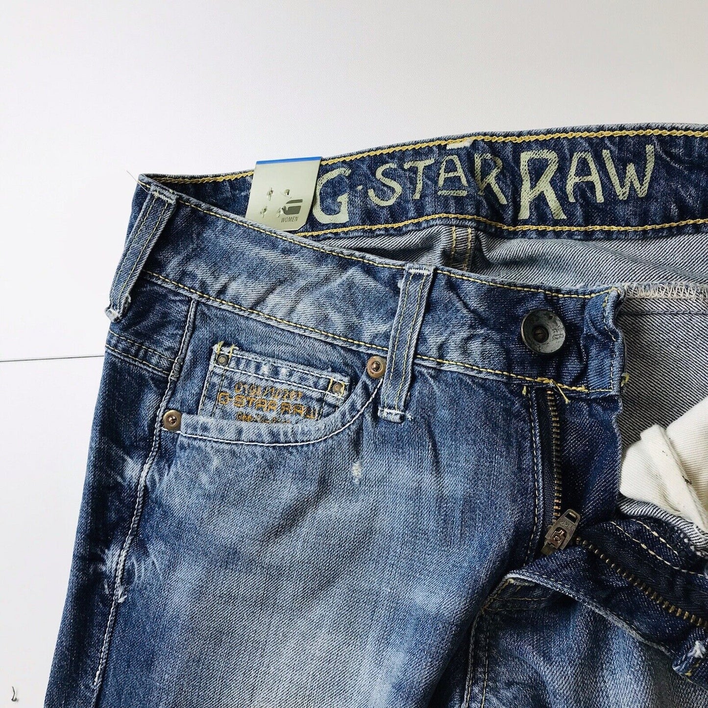 G-STAR RAW REESE Damen Blaue Jeans mit normaler gerader Passform W26 L34 Made in Italy