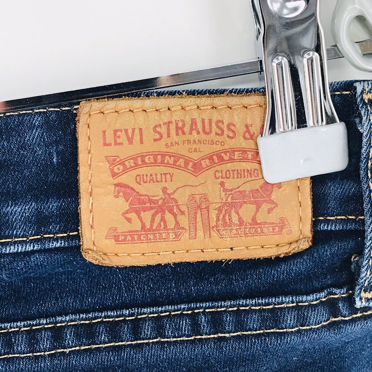 Levi's 711 Damen Jeans, Stretch, Skinny Fit, Dunkelblau, Größe W26 L32