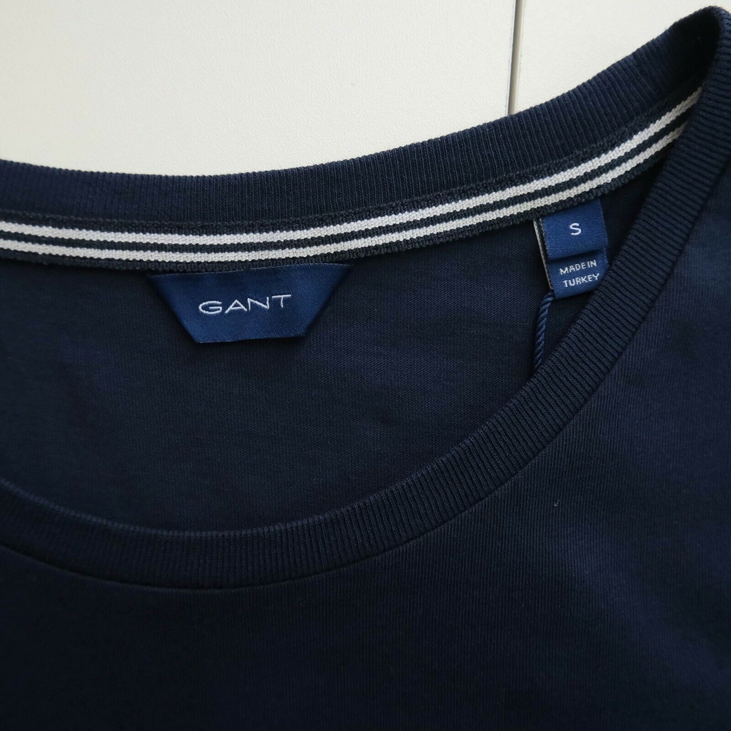 GANT T-shirt à col rond bleu marine avec grand logo taille S