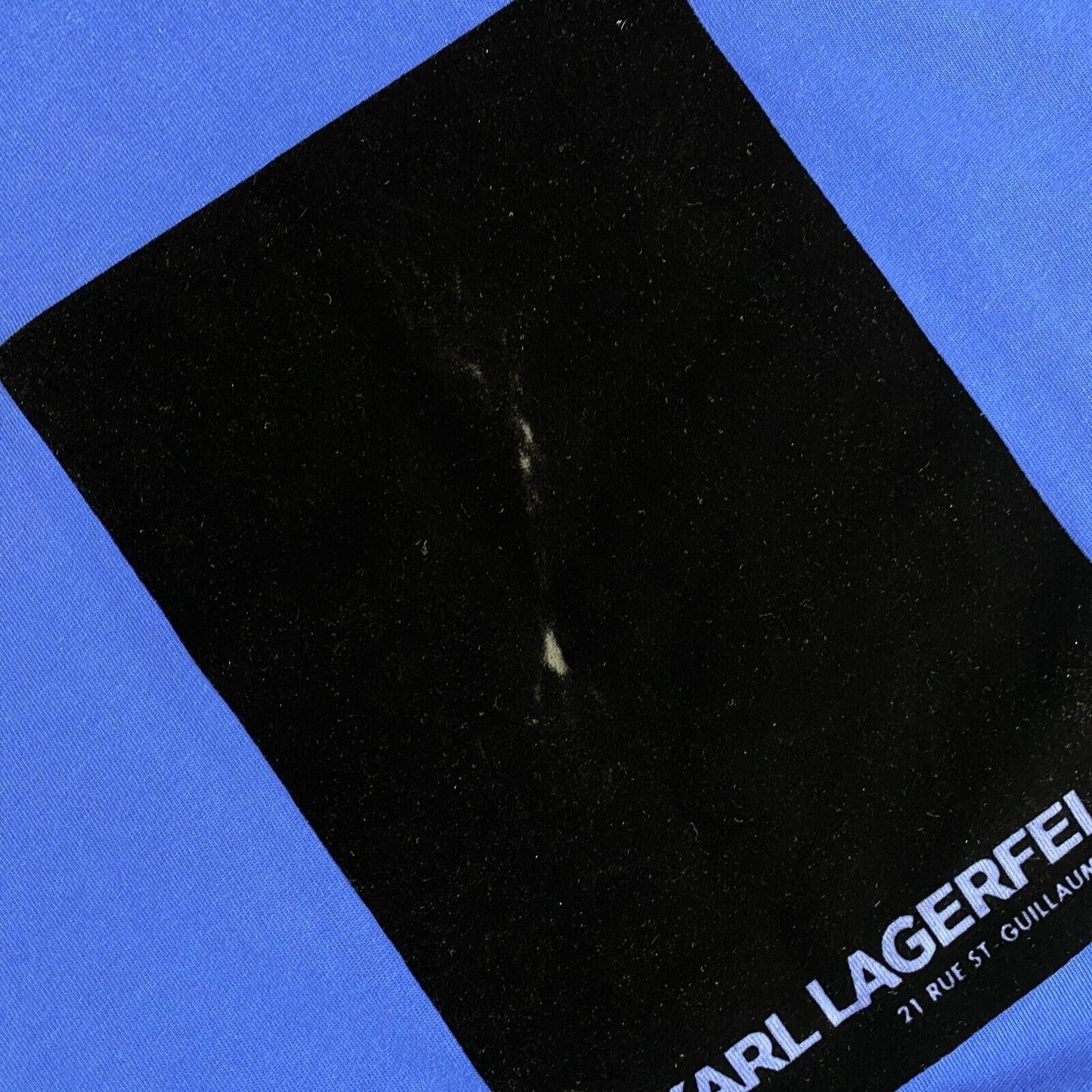 KARL LAGERFELD Marineblaues T-Shirt mit Rundhalsausschnitt und Flockdruck, Größe M