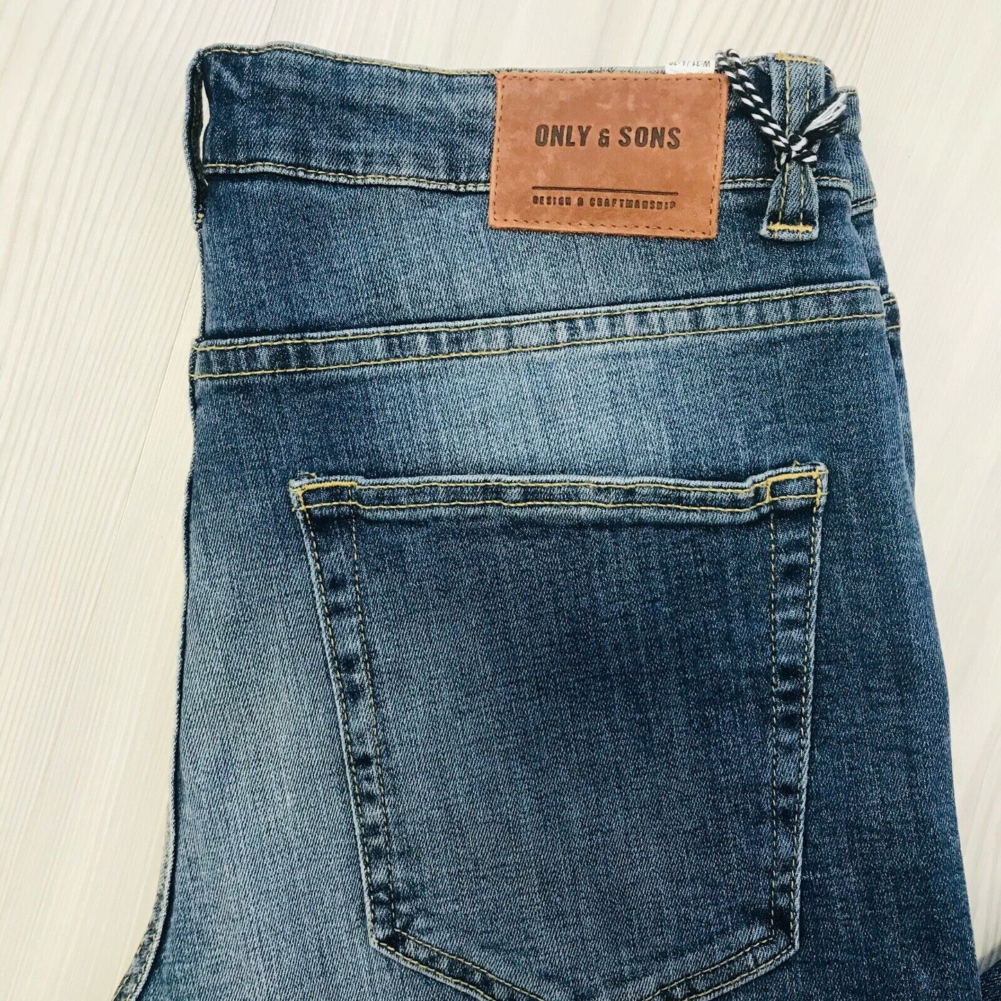 ONLY & SONS Men‘s CARROT Fit Slim Fit Blue Ripped Jeans Size W31 L30