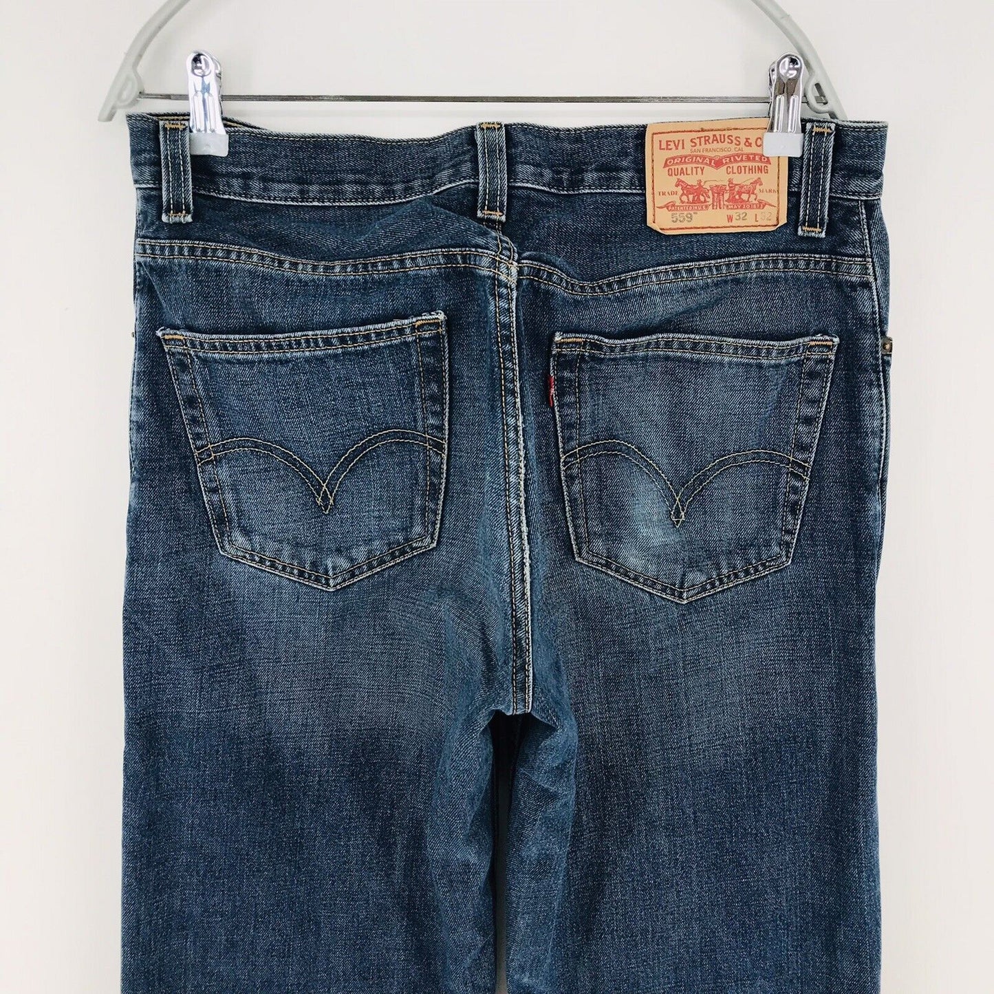 Vintage Levi's 559 Blue Relaxed Straight Fit Jeans Size W32 L32