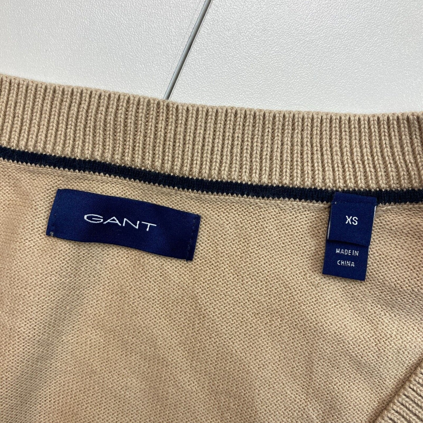 GANT Pull col V en coton marron Taille XS