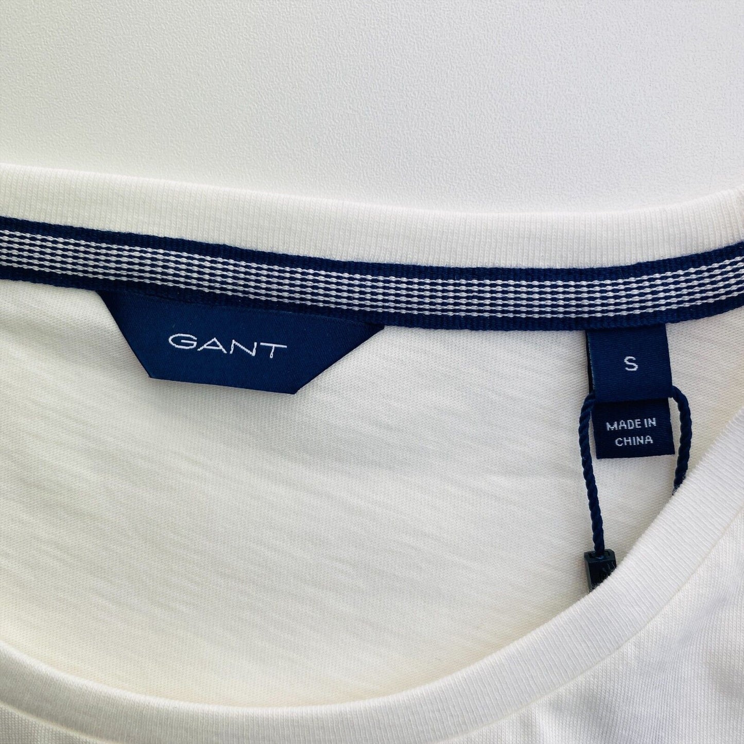 GANT T-shirt à col rond blanc couleur Lock Up taille S