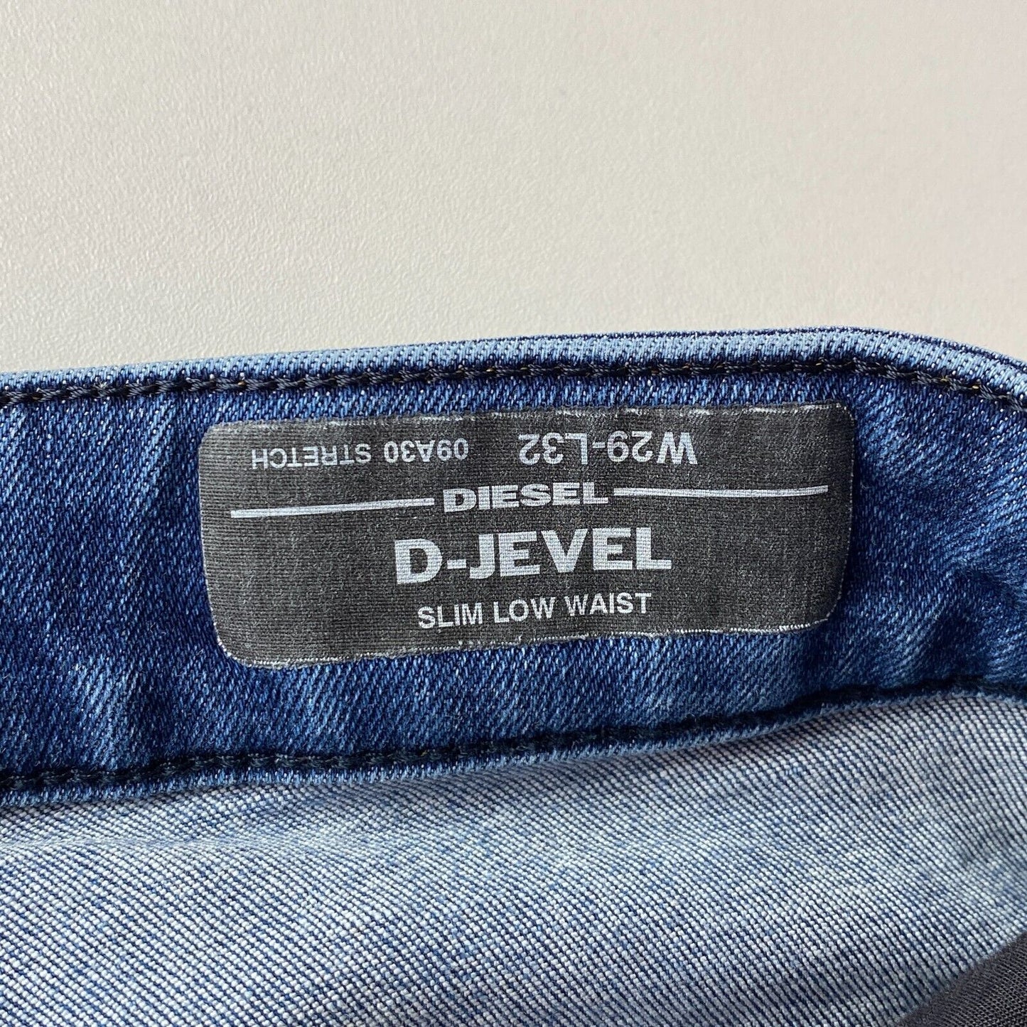 Diesel D-JEVEL Damen Jeans mit niedriger Taille und schmaler Passform, Blau, W29 L32