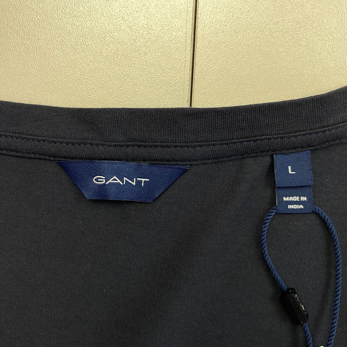 GANT Marineblaues Original T-Shirt mit V-Ausschnitt, Größe L