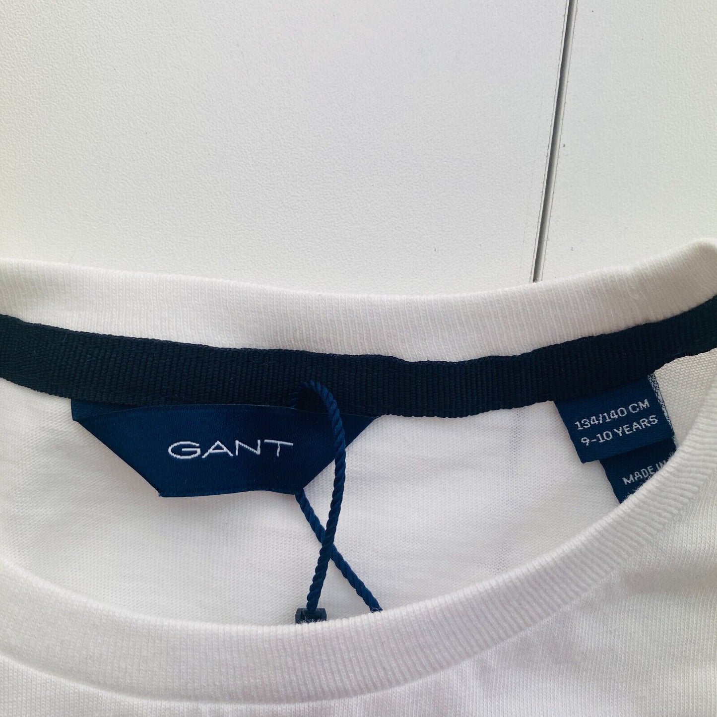 GANT Boys White Collegiate Crew Neck T-Shirt Size 9-10 Years 134/140 cm