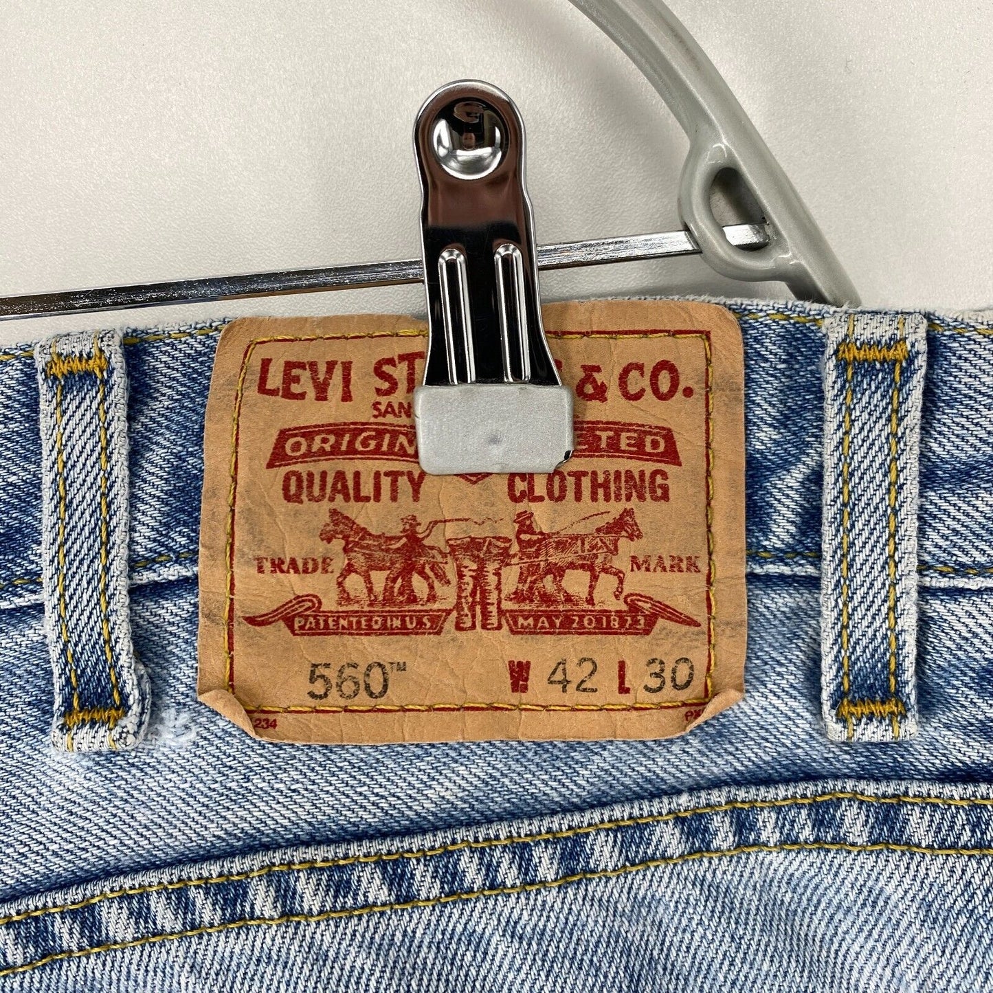 Vintage Levi's 560 Blue Comfort Tapered Fit Jeans W42 L30