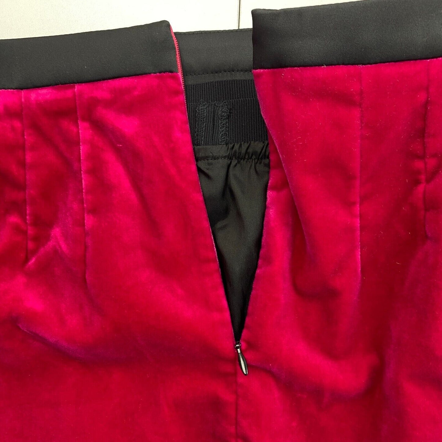 KARL LAGERFELD X Carine Dark Pink Velvet Skirt Size EU 32 UK 4 US 2