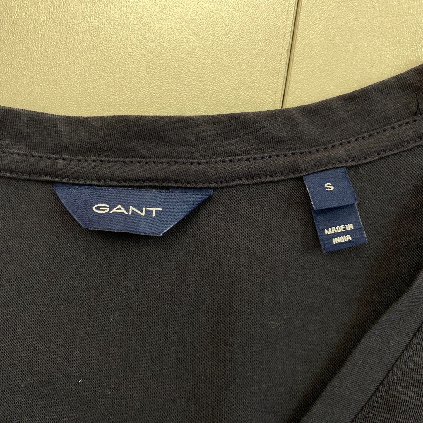 GANT Marineblaues Original T-Shirt mit V-Ausschnitt, Größe S