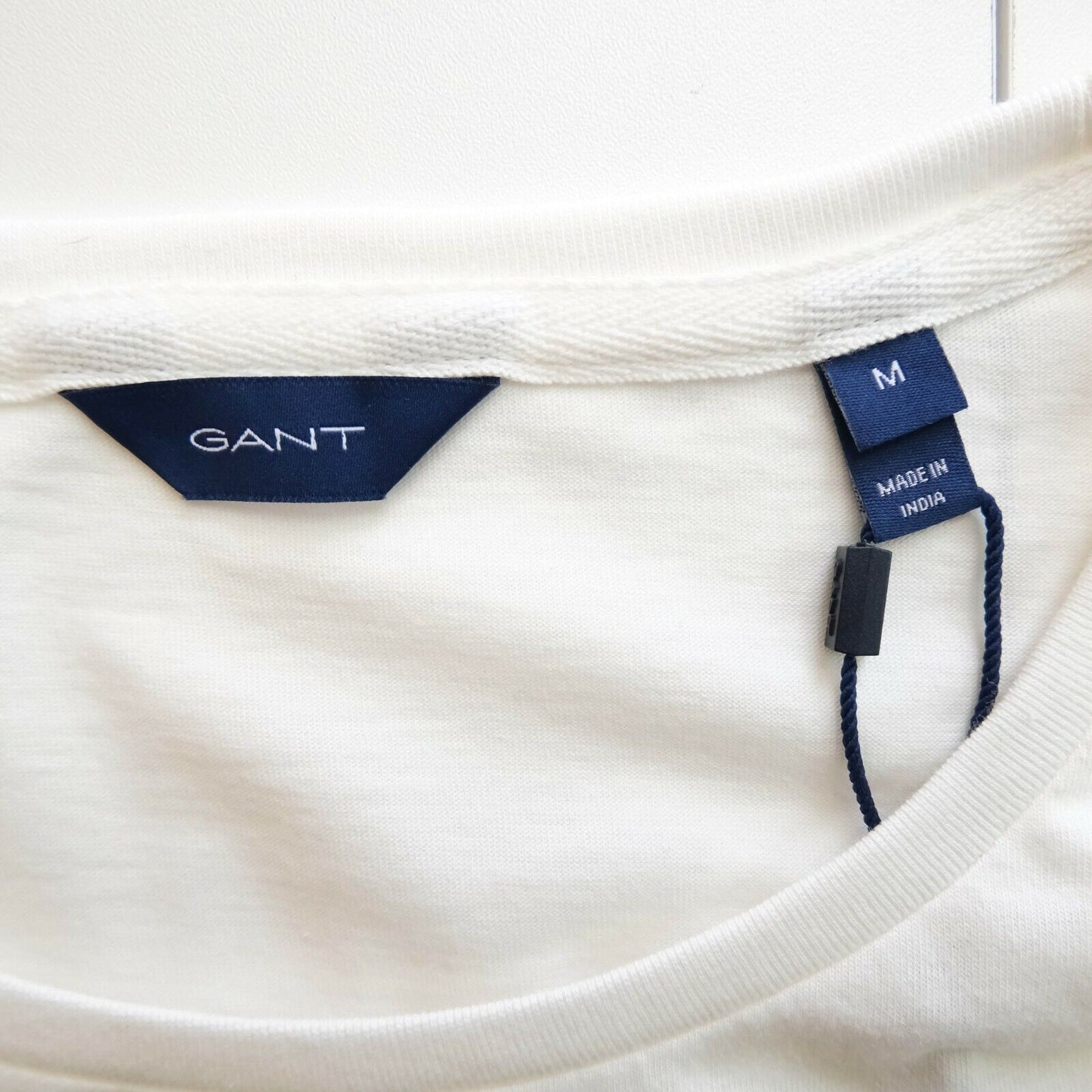 GANT T-Shirt mit Rundhalsausschnitt und langen Ärmeln, Weiß, Bogenlogo, Größe M