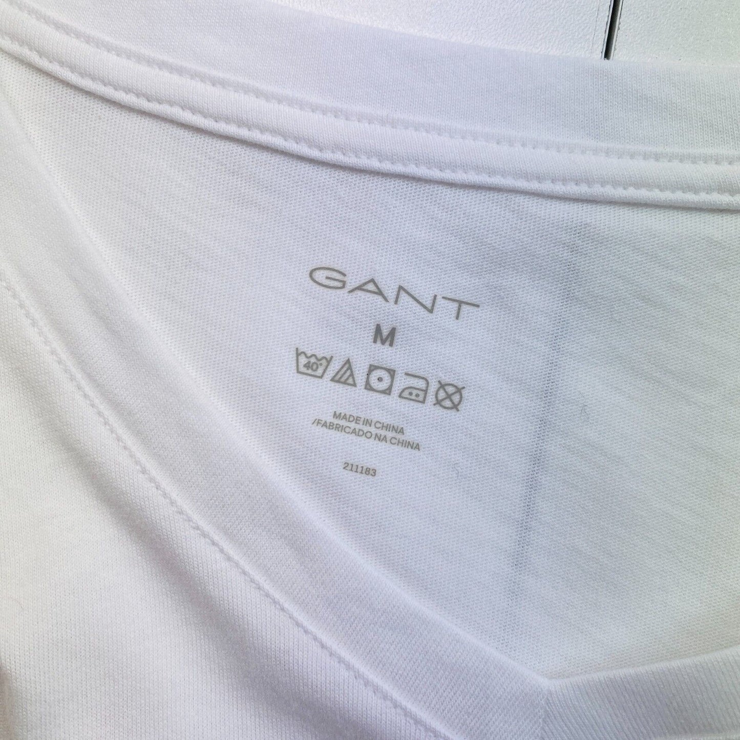 GANT T-shirt blanc à manches courtes et col rond Taille M