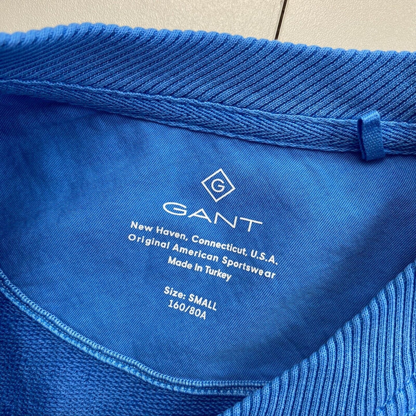 GANT Blauer, sonnenverblasster Pullover mit Rundhalsausschnitt, Größe S