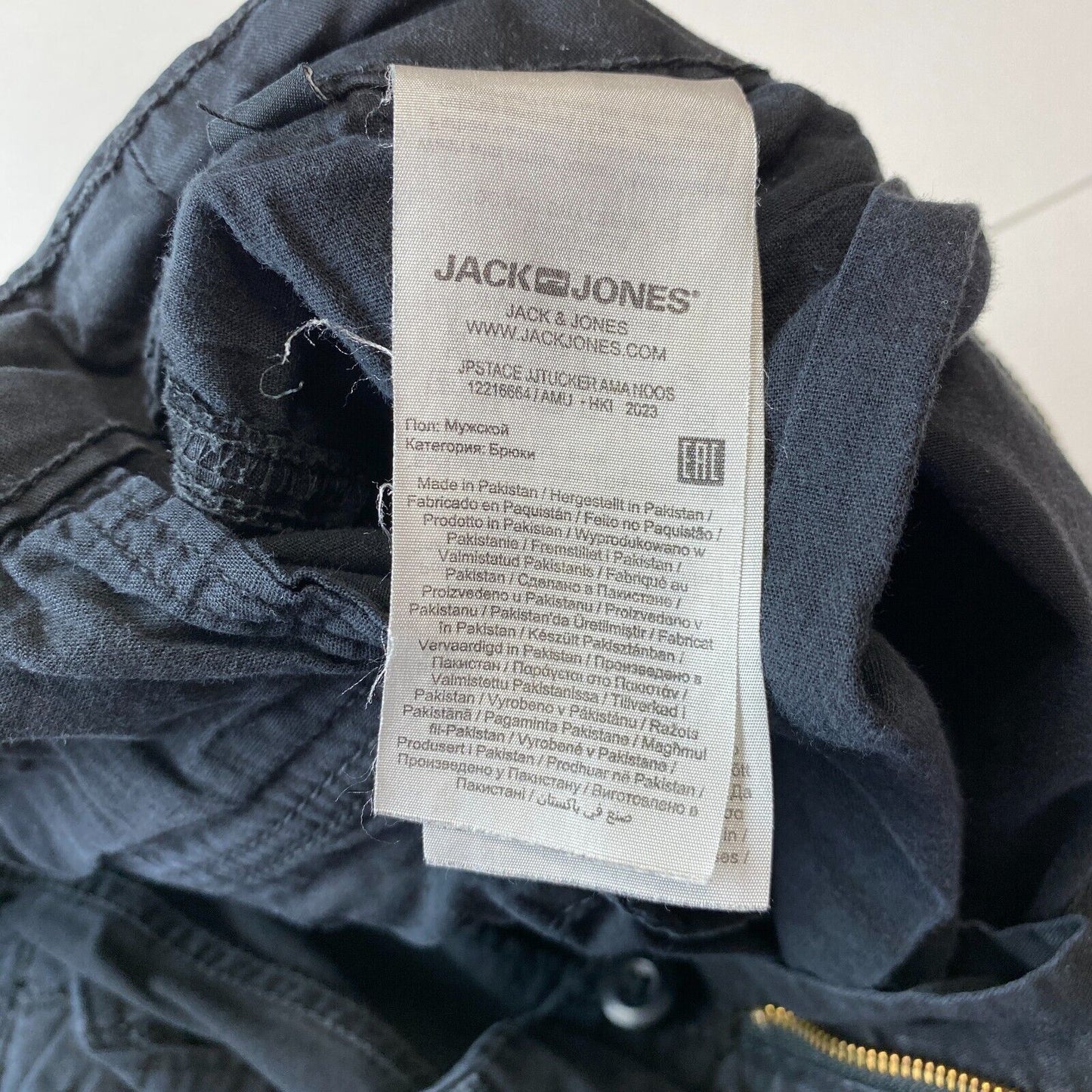 JACK &amp; JONES Schwarze Cargohose mit lockerer, gerader Passform, W31 L32