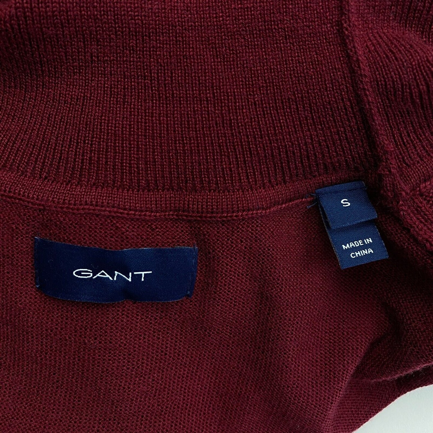 GANT Dunkelroter Rollkragenpullover aus 100 % Wolle, Größe S