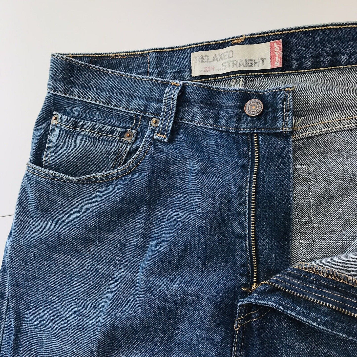 Vintage Levi's 559 Blue Relaxed Straight Fit Jeans Size W32 L32