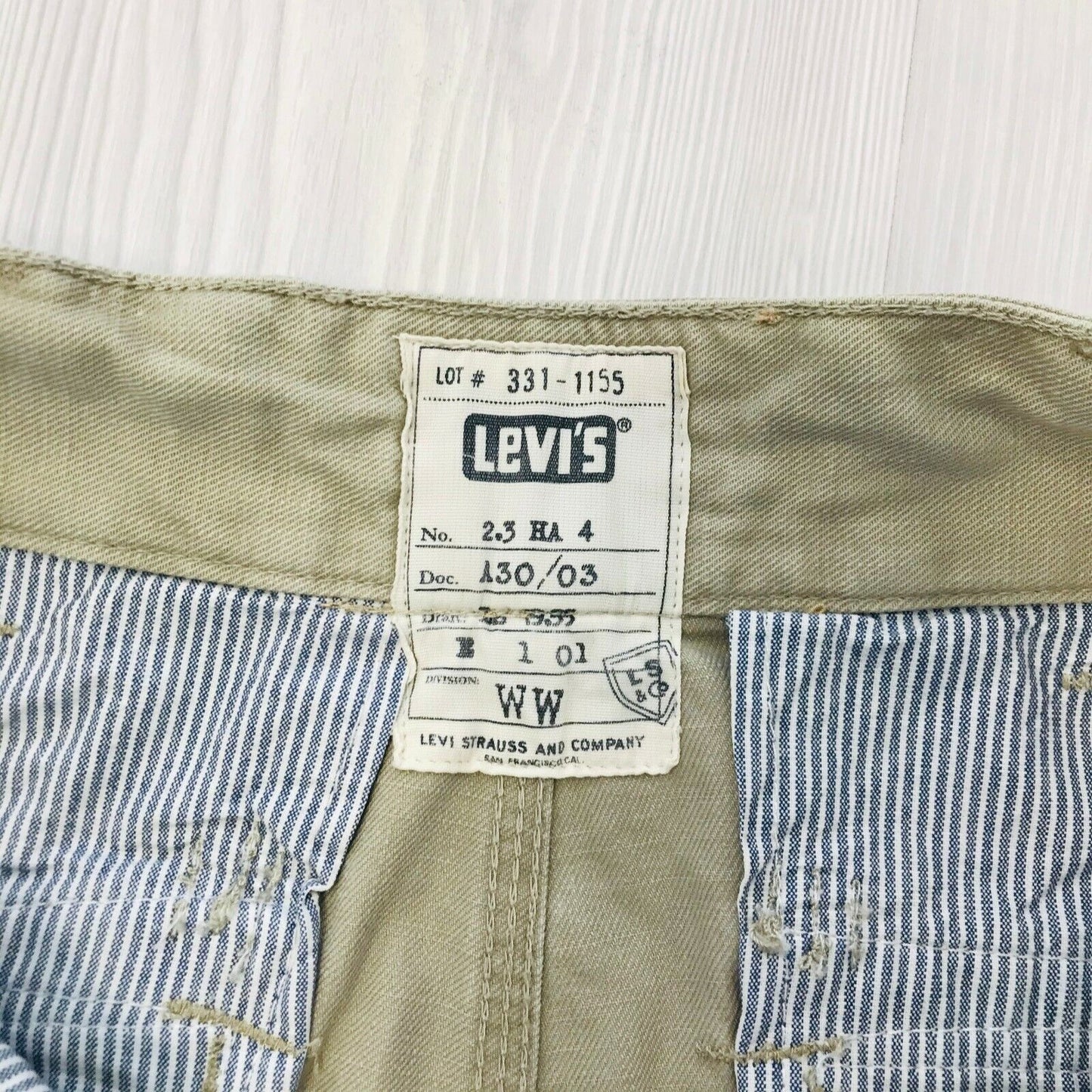 Vintage Levi's LOT# 331-1155 Beige Straight Fit Jeans Size W30 L32