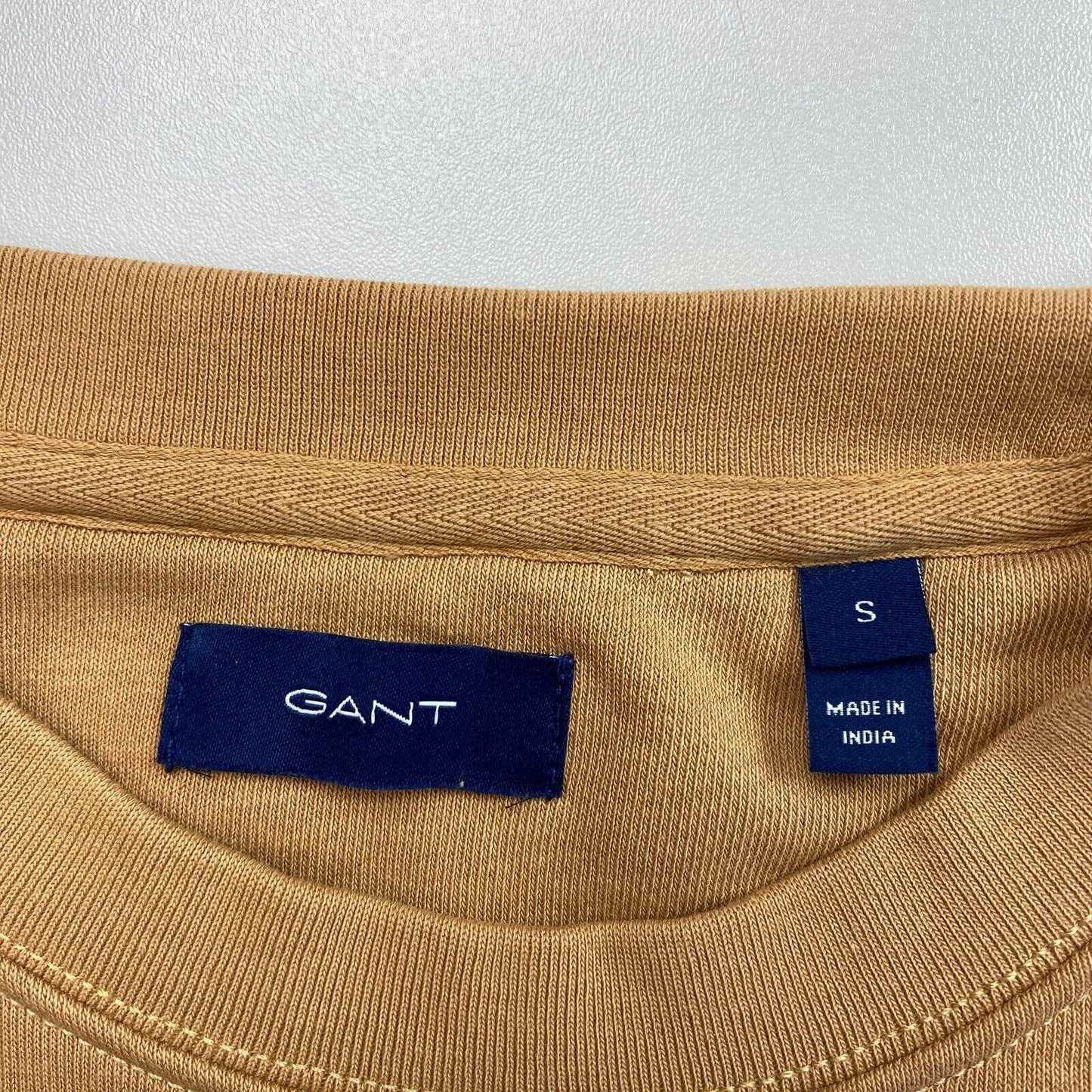 GANT Pull à col rond avec logo ton sur ton marron Taille S