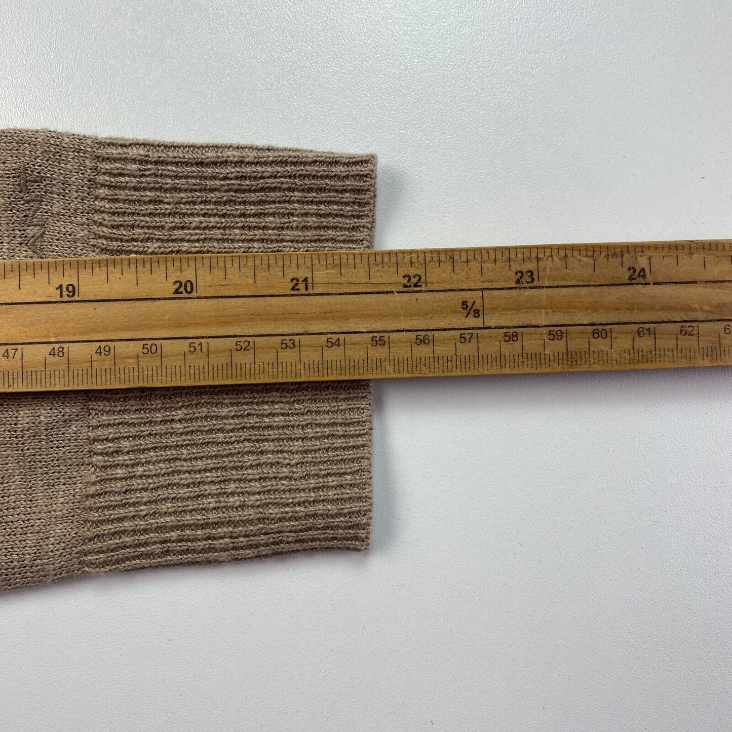 GANT Brauner Strickjackenpullover aus Leinenmischung mit langem V-Ausschnitt, Größe S