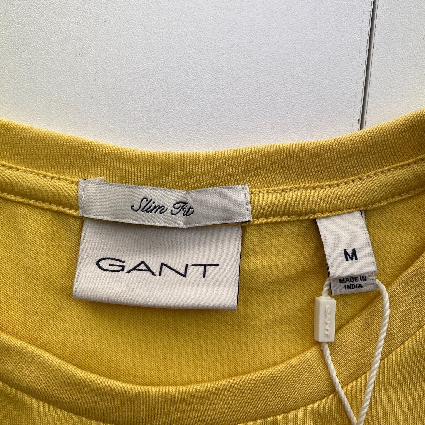 GANT Men Yellow Shield Slim Fit Crew Neck Short Sleeves T-Shirt Size M